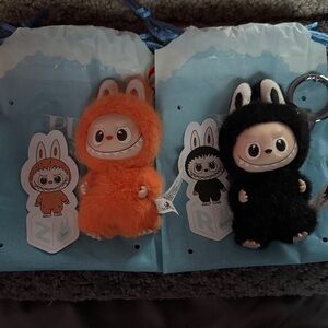 NEW The Monsters Labubu Pin for Love charm plush.